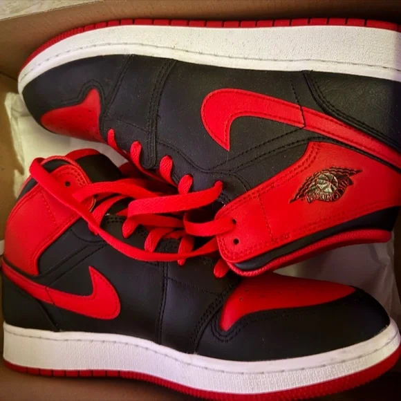 AIR JORDAN 1 MID size 7 youth worn once - Picture 10 of 10